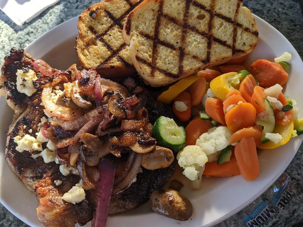 Steamed Veggies and Garlic Bread